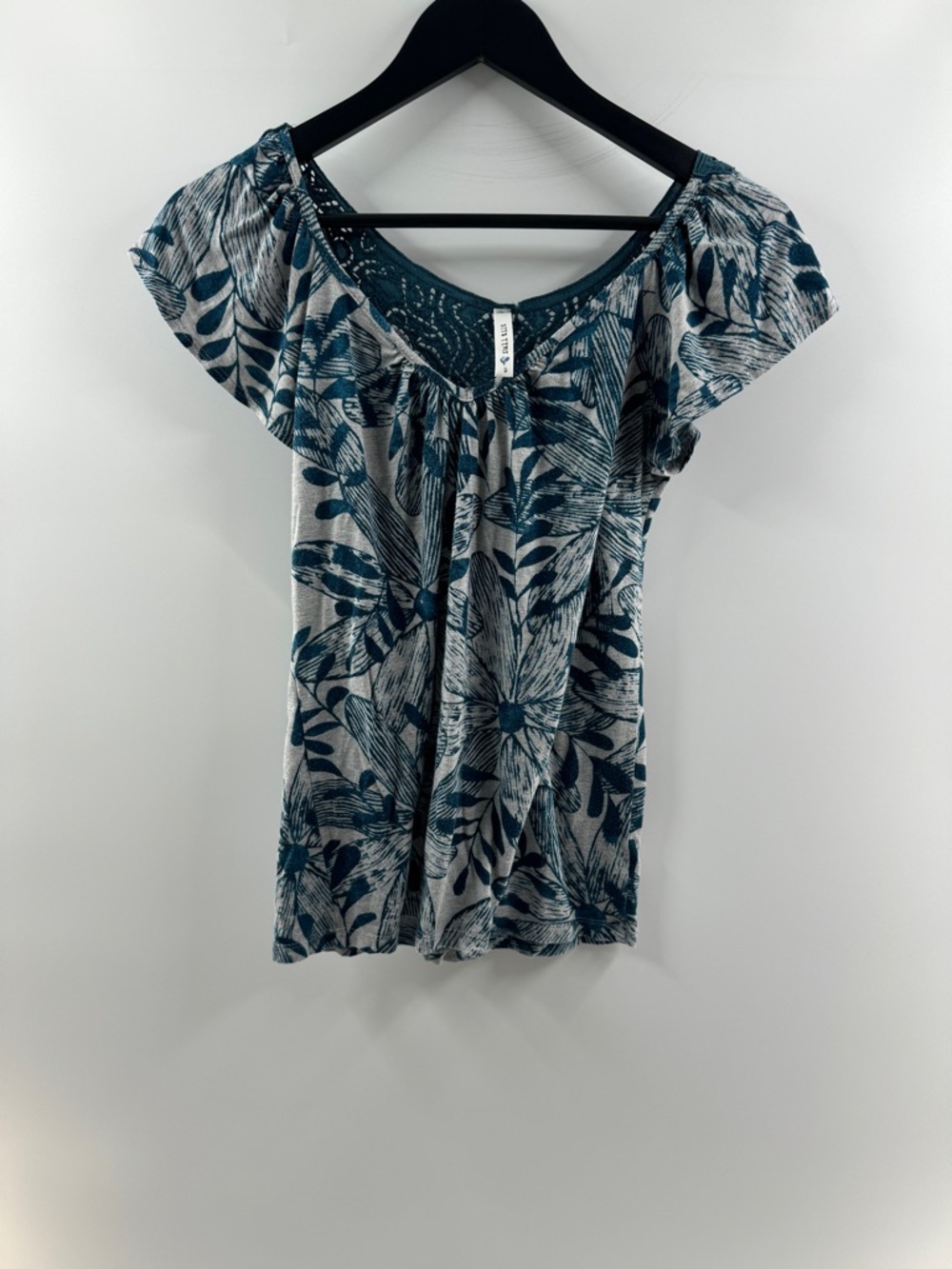 Full Tilt Grey & Turquoise Printed Top – Women’s Small